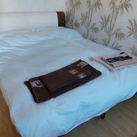 Ferienwohnung Flat At The Edge Of The Center + Parking Budapest Exterior foto