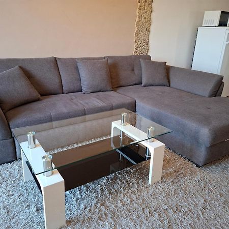 Ferienwohnung Flat At The Edge Of The Center + Parking Budapest Exterior foto
