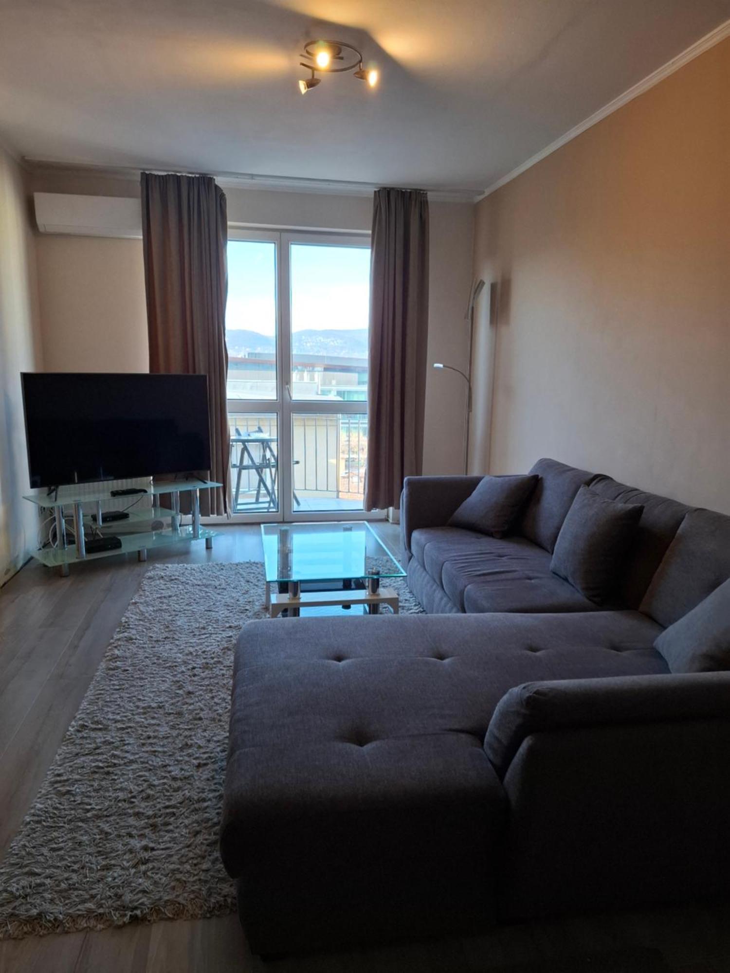 Ferienwohnung Flat At The Edge Of The Center + Parking Budapest Exterior foto